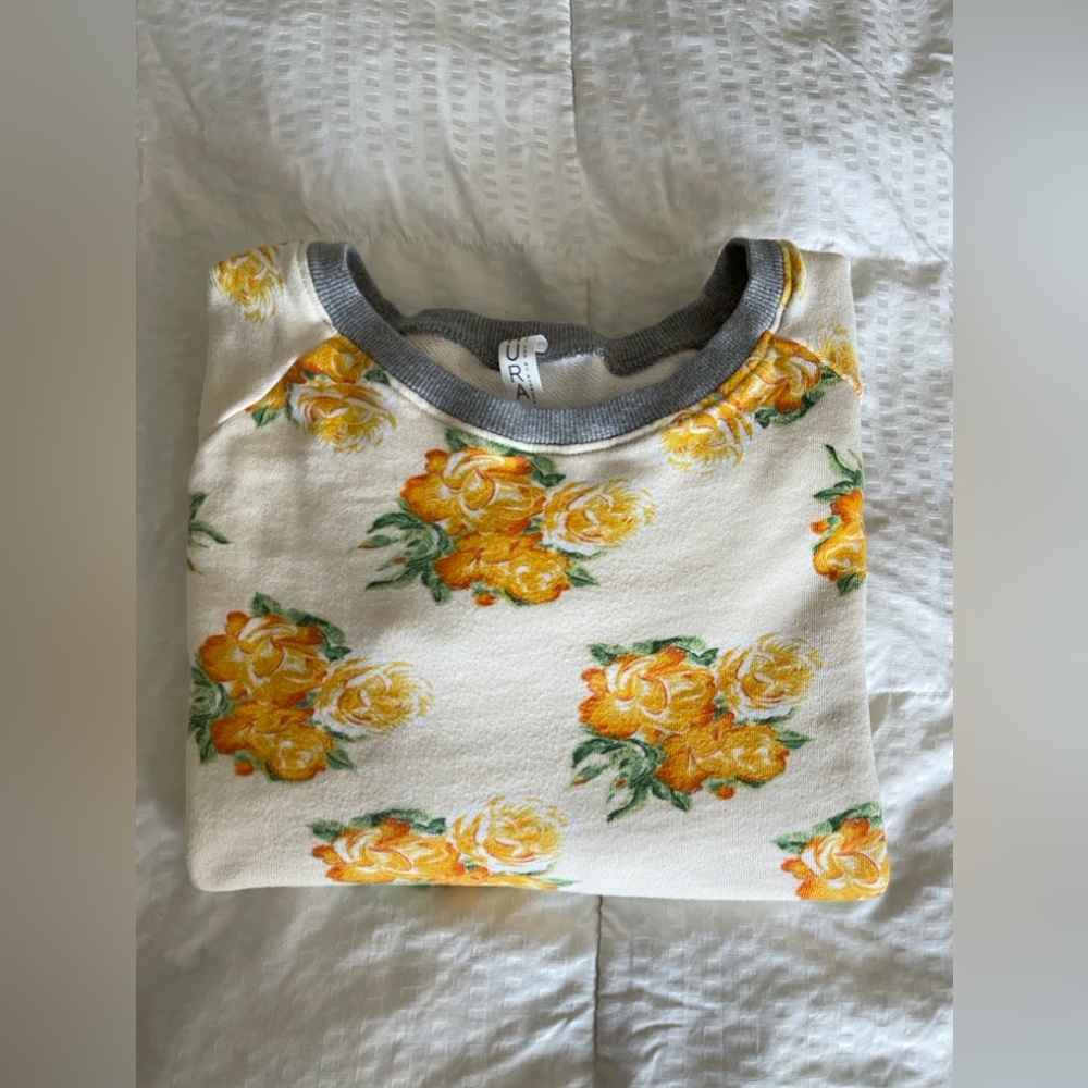 Flower Patterned Cropped Sweatshirt